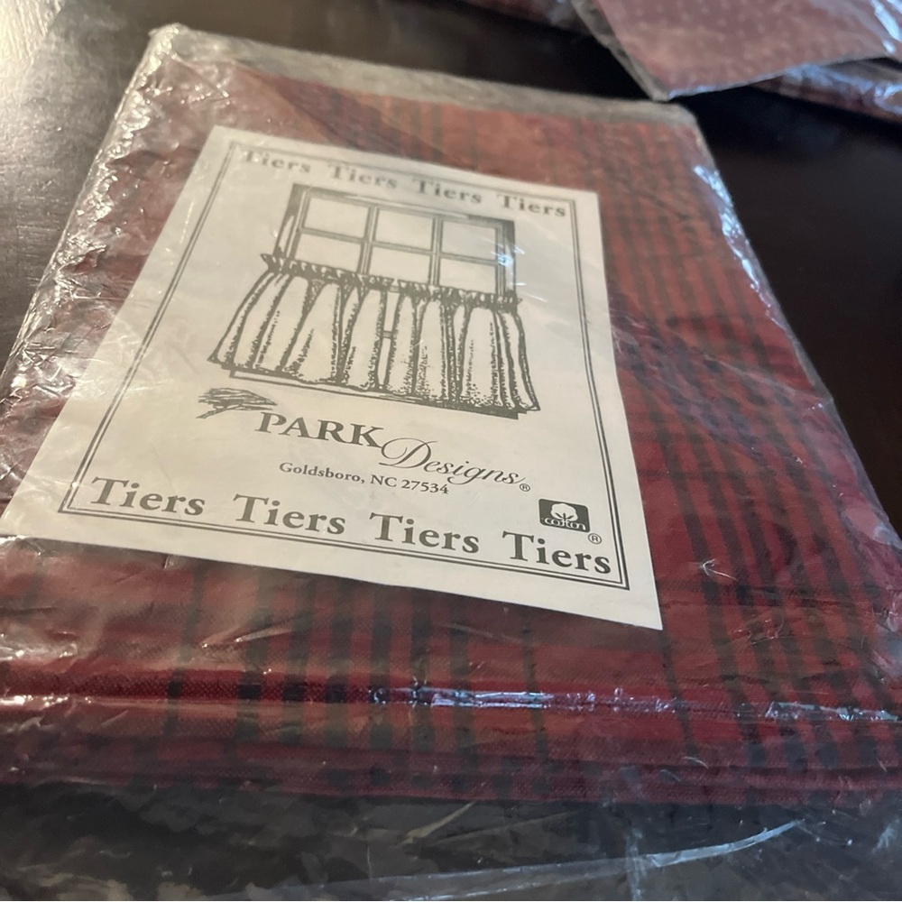 Park Designs Red Tiers olde forge 72x24 new one pair